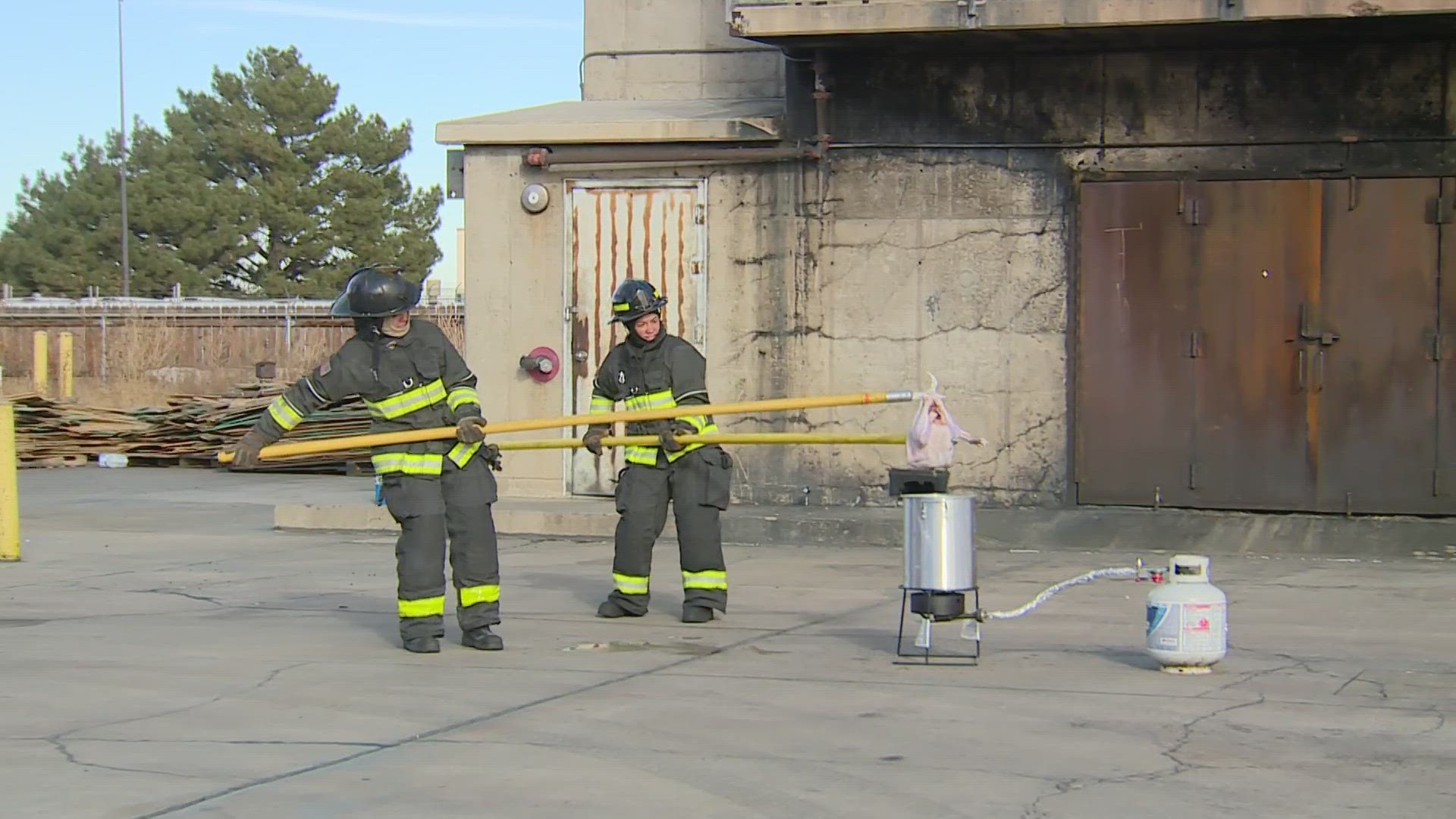 Frying Turkey Can Be Dangerous Denver Fire Gives Tips For This