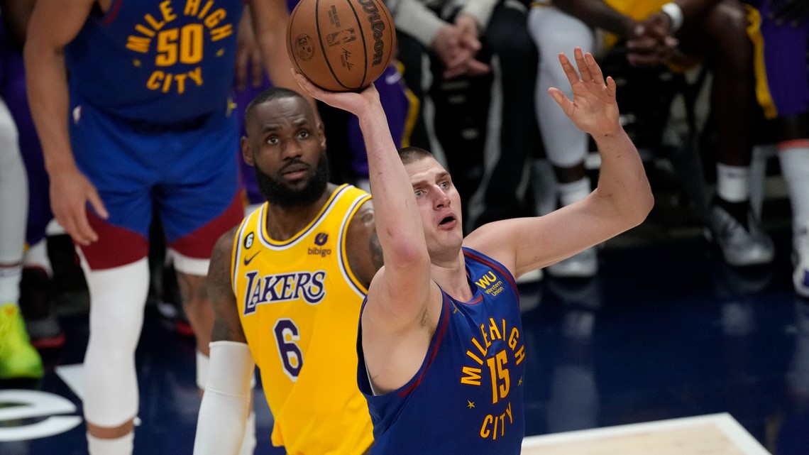 Nikola Jokić helps Denver Nuggets edge Lakers in Game 1 thriller