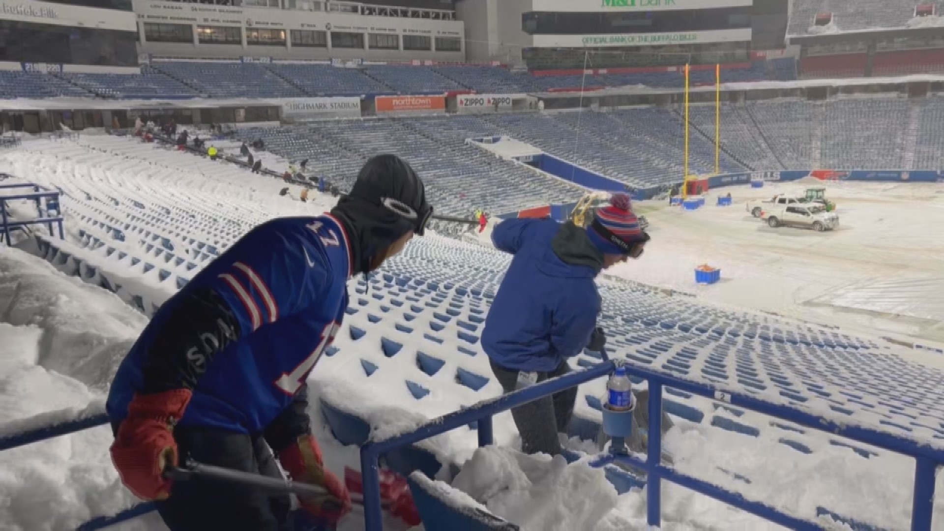 Buffalo Bills Fans Out Snow Shoveling Again 9news