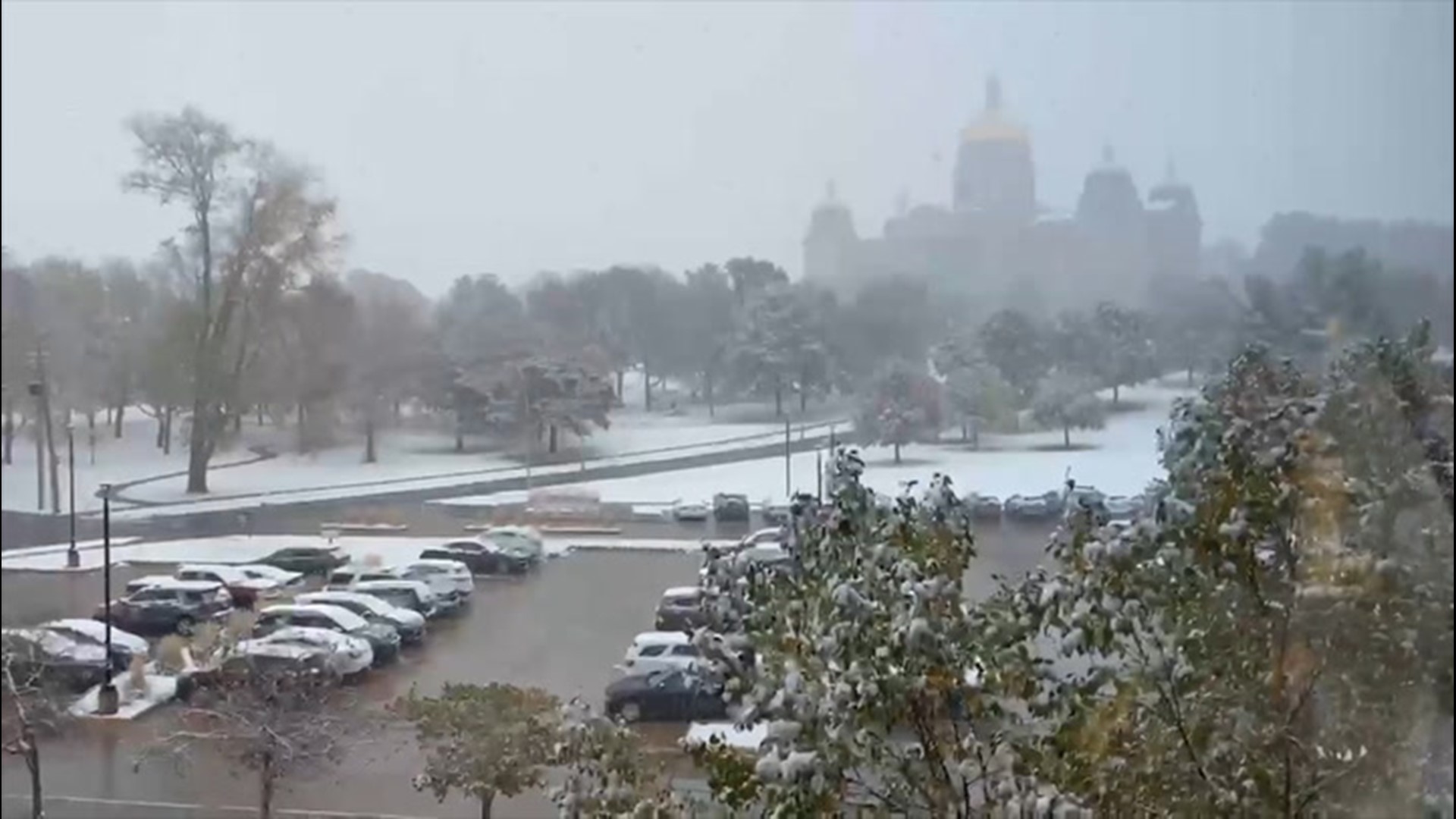 Residents in Des Moines, Iowa, weren't quite ready for the snow already on Oct. 19.