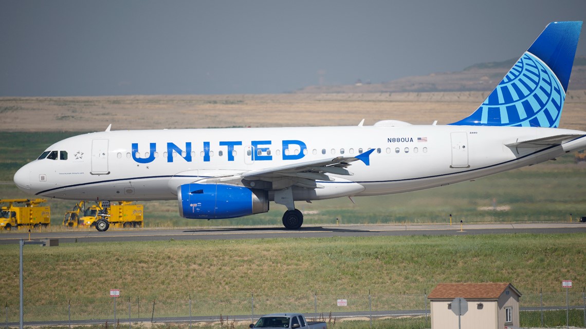 United, Delta membatalkan puluhan penerbangan Malam Natal karena COVID