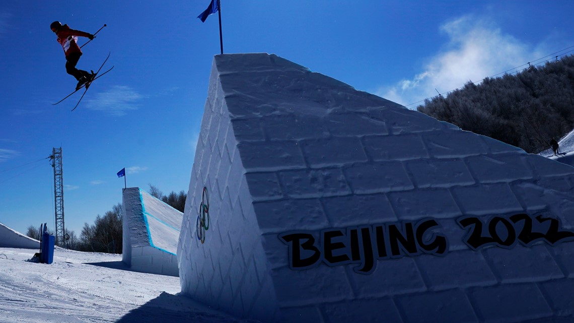 Article>With passion and love,US teen skier switches citizenship to China  </Article>