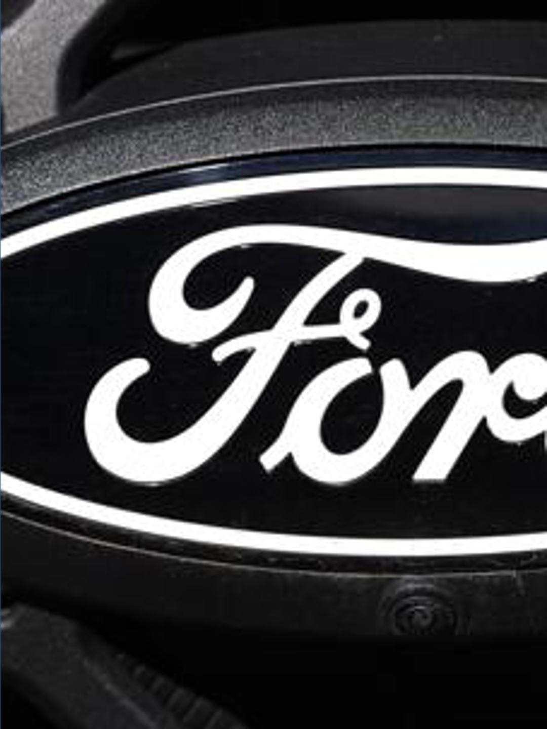 Ford recalls more than 565,000 Broncos over fire risk | 9news.com