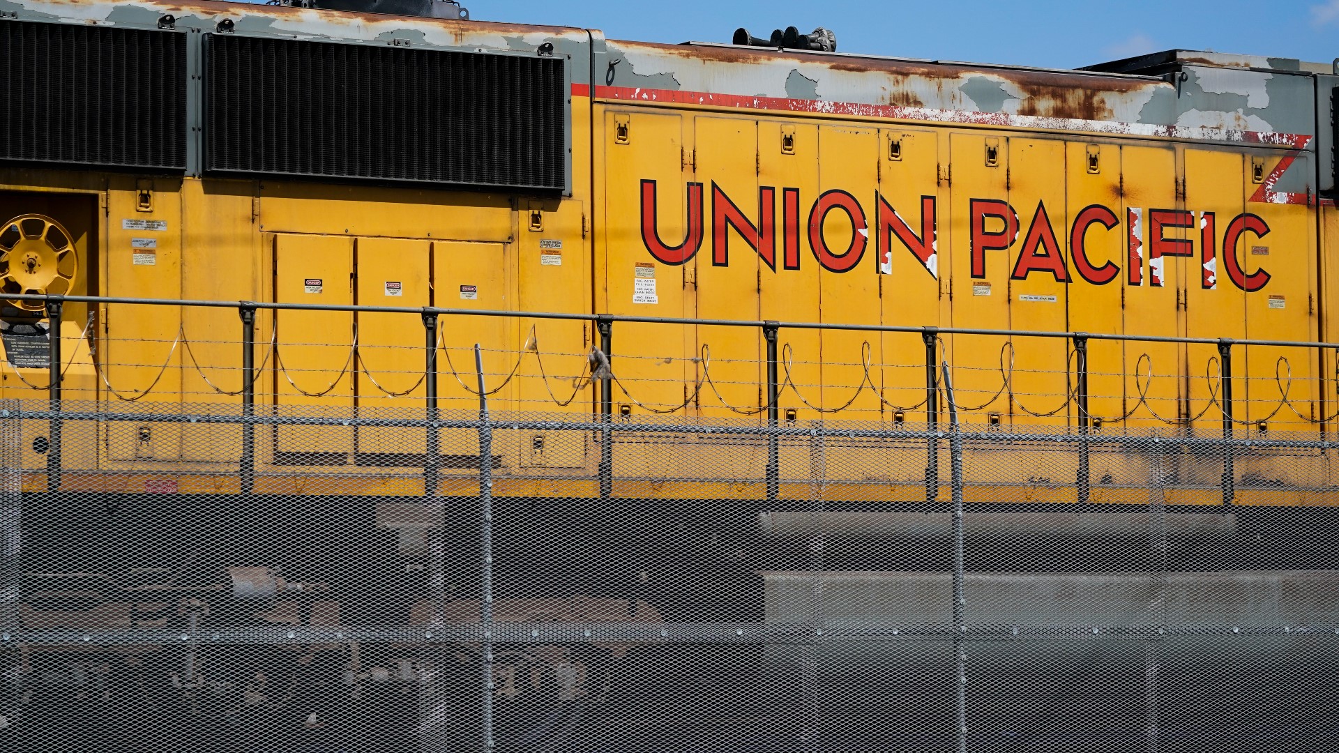 Union Pacific to renew push for 1person crews by testing conduct