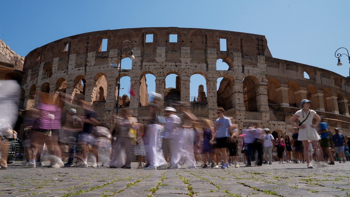 Tourist carves name in Colosseum, search for culprit underway - Vimarsana News