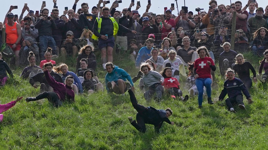 American man wins chaotic UK race chasing cheese down a hill
