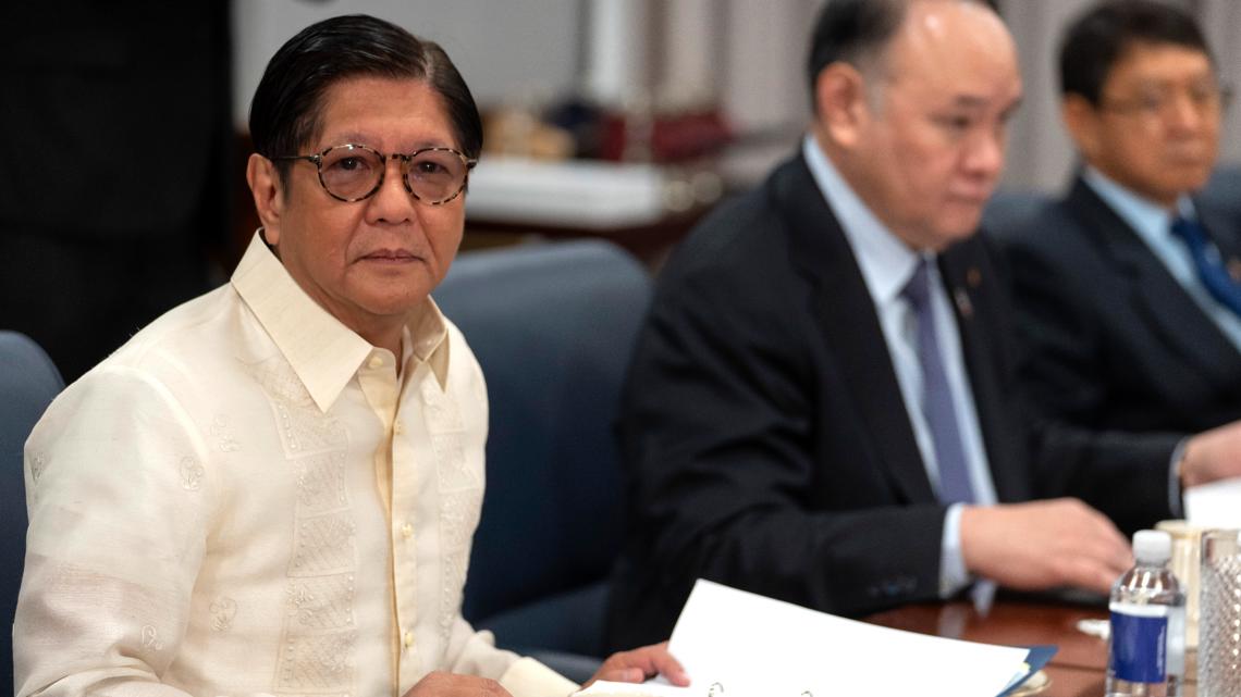 US-Philippines Reach New Trade, Military Deal