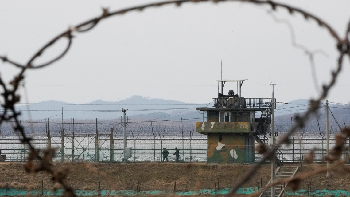 Korea Utara menembakkan rudal yang dicurigai ke laut