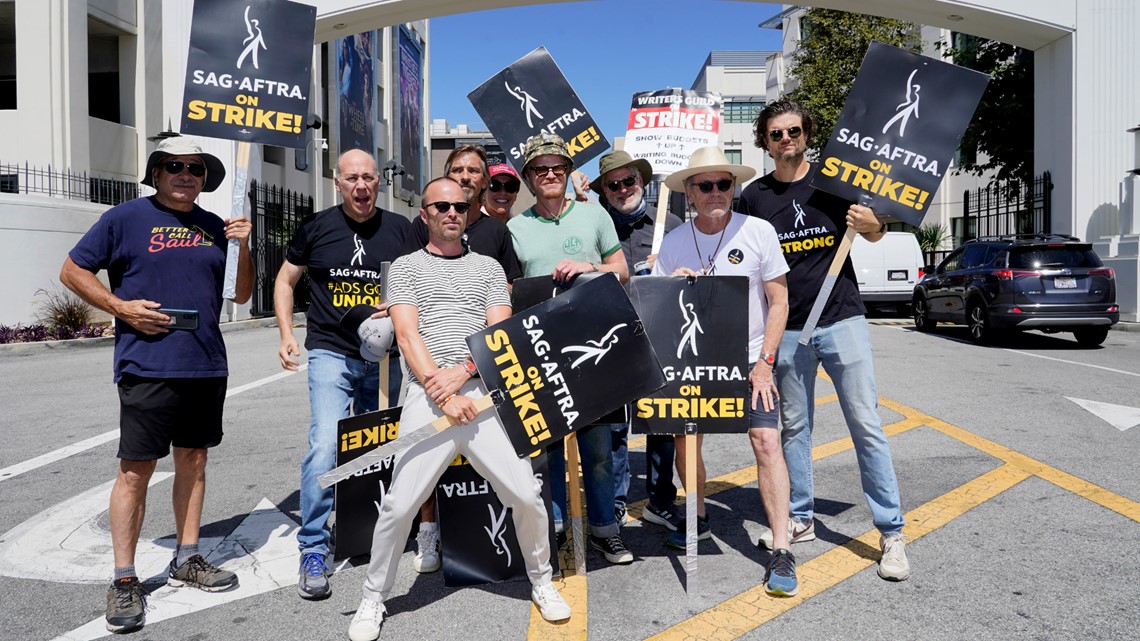 'Breaking Bad' stars reunite on picket lines outside Sony studio - Vimarsana News