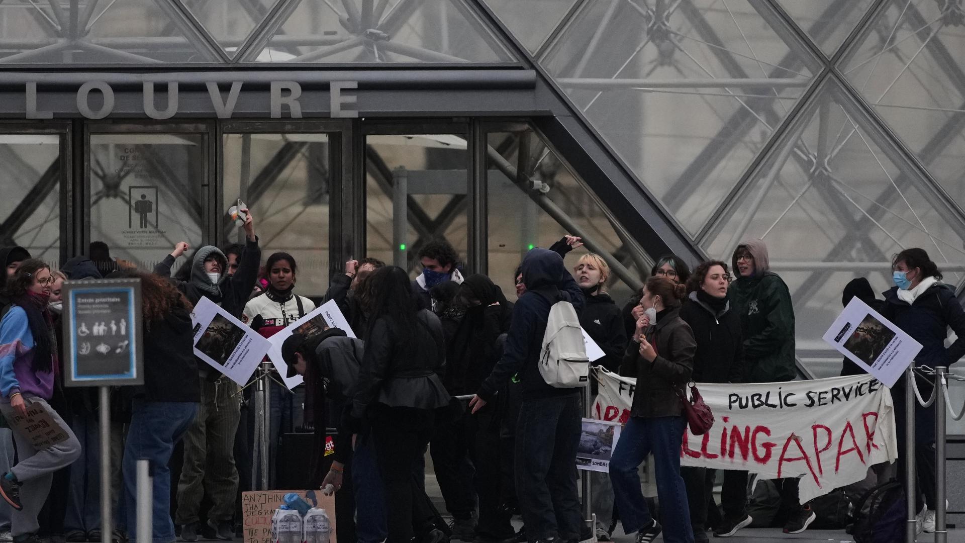 The Louvre and other top museums in Paris will shut down on Saturday ...