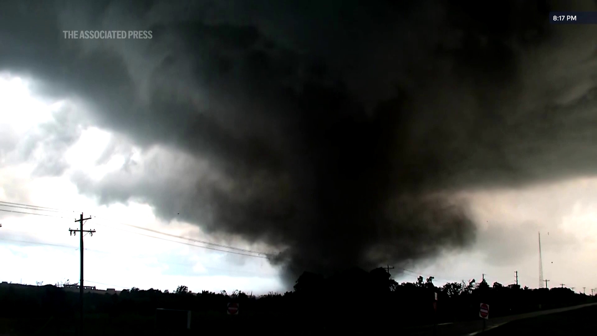 Violent tornado tears through Oklahoma town, damaging 40 homes but ...