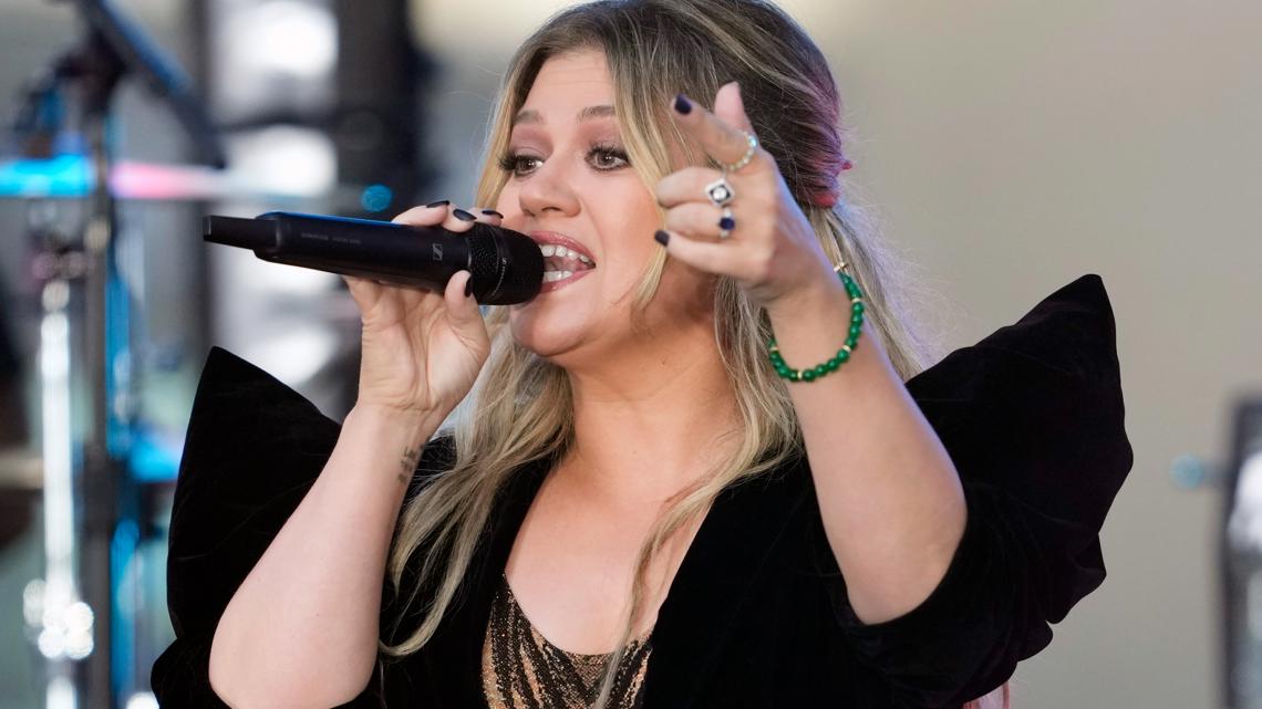 Why hasn't Kelly Clarkson been hosting her talk show this week? What we know - 9News.com KUSA