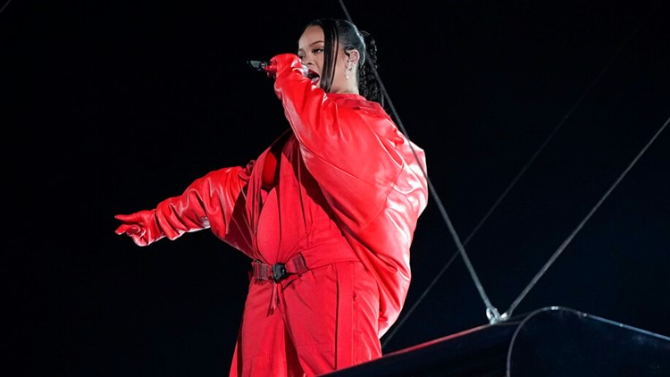 Super Bowl halftime show: Live updates, videos, special guest for Rihanna  performance - DraftKings Network