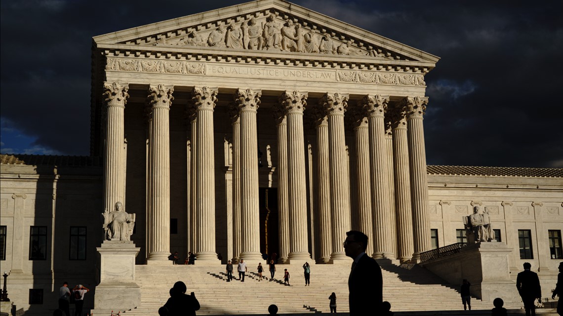 Hak aborsi dipertaruhkan: Mahkamah Agung mendengar kasus besar