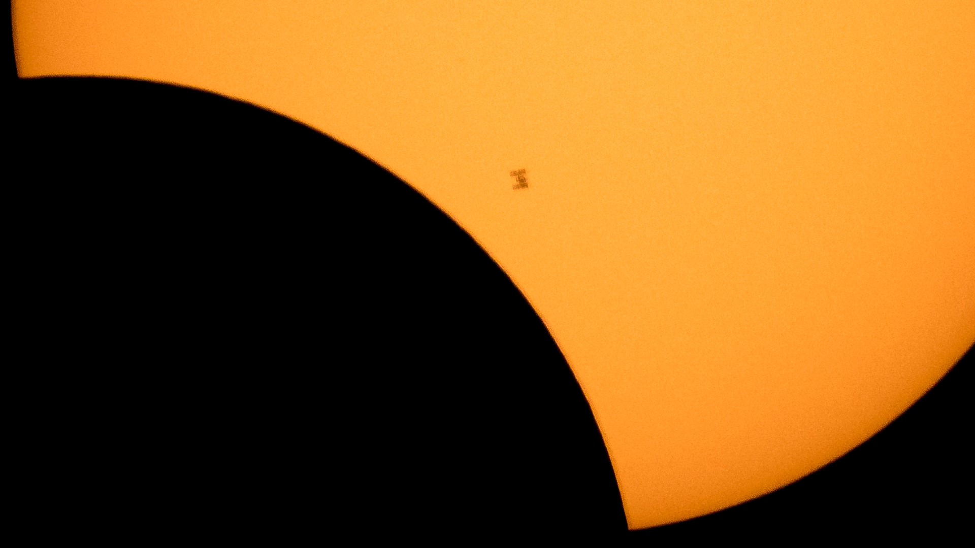 Associated Press photographer Julio Cortez shares lessons he learned to take pictures of the solar eclipse.