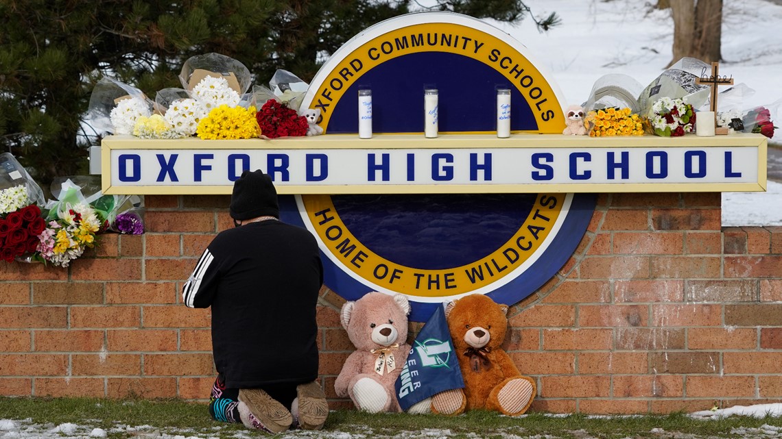Orang tua tersangka penembakan di sekolah Michigan didakwa