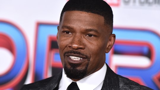 Jamie Foxx Gets Stitches After Having Glass Thrown At His Mouth | 9news.com