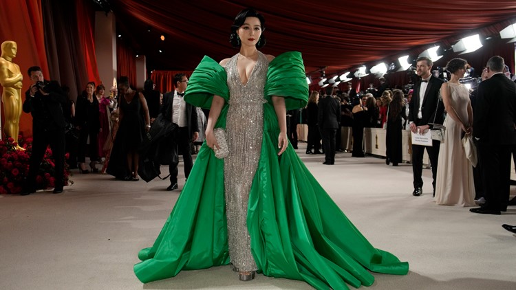 Oscars 2023 fashion: Stars arrive at red carpet | 9news.com