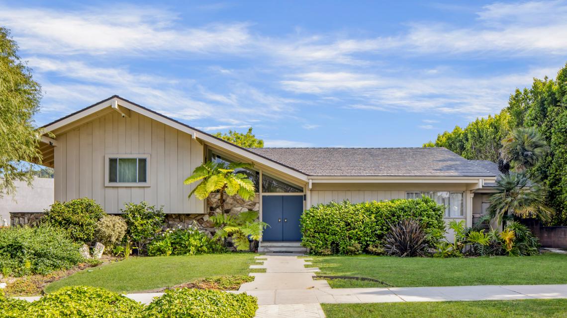 Brady Bunch house for sale after HGTV renovation See the listing