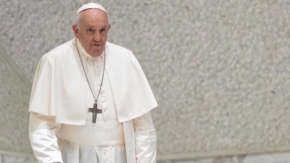 Pope Francis says trans Catholics can be baptized | 9news.com