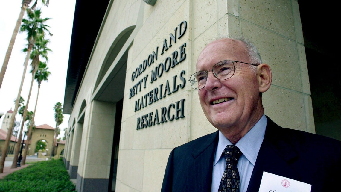 Moore Intel Gordon Moore death: Intel co-founder, 'Moore's Law' writer was 94 ...