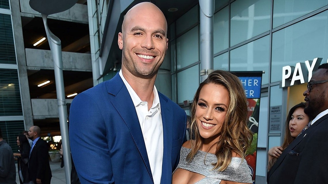 Jana Kramer Shares How She Maintains a Close Relationship With Ex(02)
