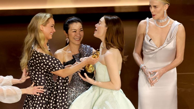 Michelle Yeoh Explains Why She Handed Emma Stone's Trophy to Jennifer  Lawrence at 2024 Oscars | 9news.com