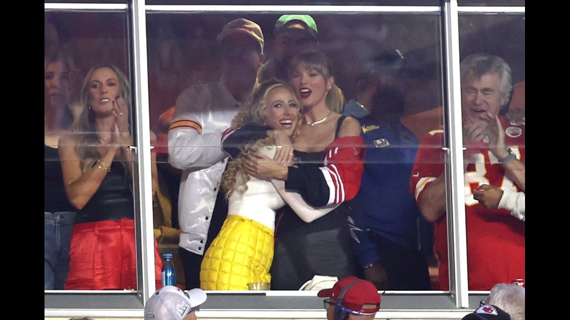 Travis Kelce Calls Taylor Swift 'Ballsy' for Coming to Chiefs Game: Watch –  Billboard