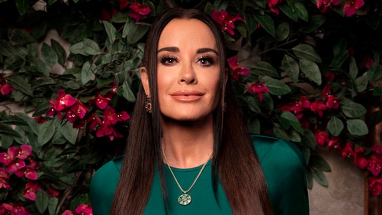 Kyle Richards Addresses Possibility of Dating a Woman Amid Marital Woes:  'Why Wouldn't I Say Maybe?' | 9news.com