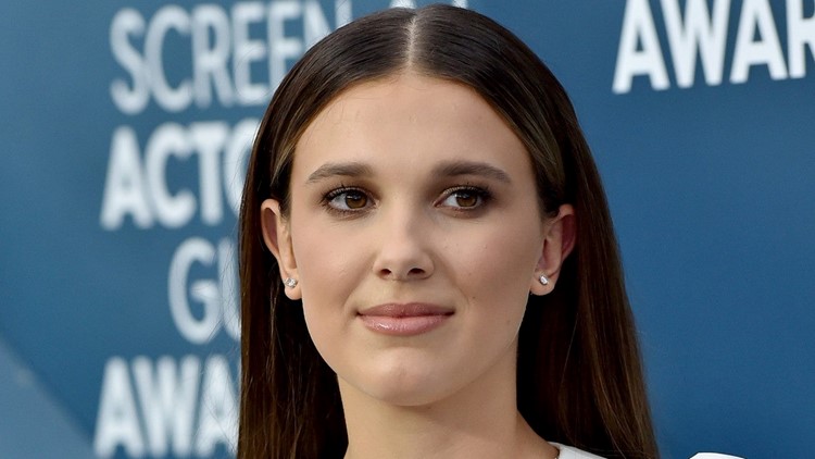 Millie Bobby Brown Dresses as Jennifer Aniston's Friends Role