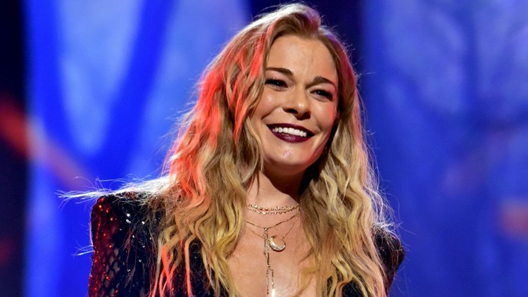 LeAnn Rimes Says ‘Coyote Ugly’ Was the Introduction to Her Sexuality