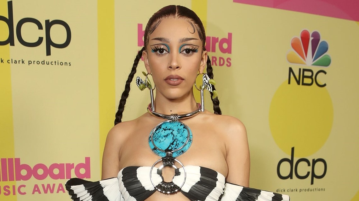 Doja Cat's Reverse Eyeliner At Billboard Music Awards 2022, 60% OFF