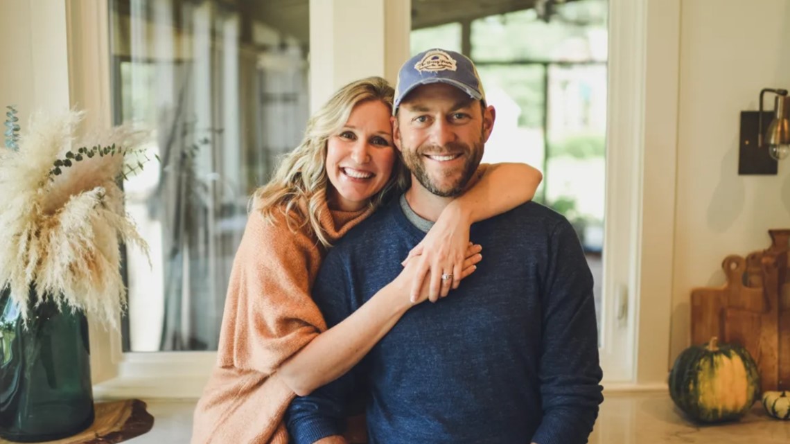 Arkansas-based HGTV stars sued for 'construction defects' - Vimarsana News