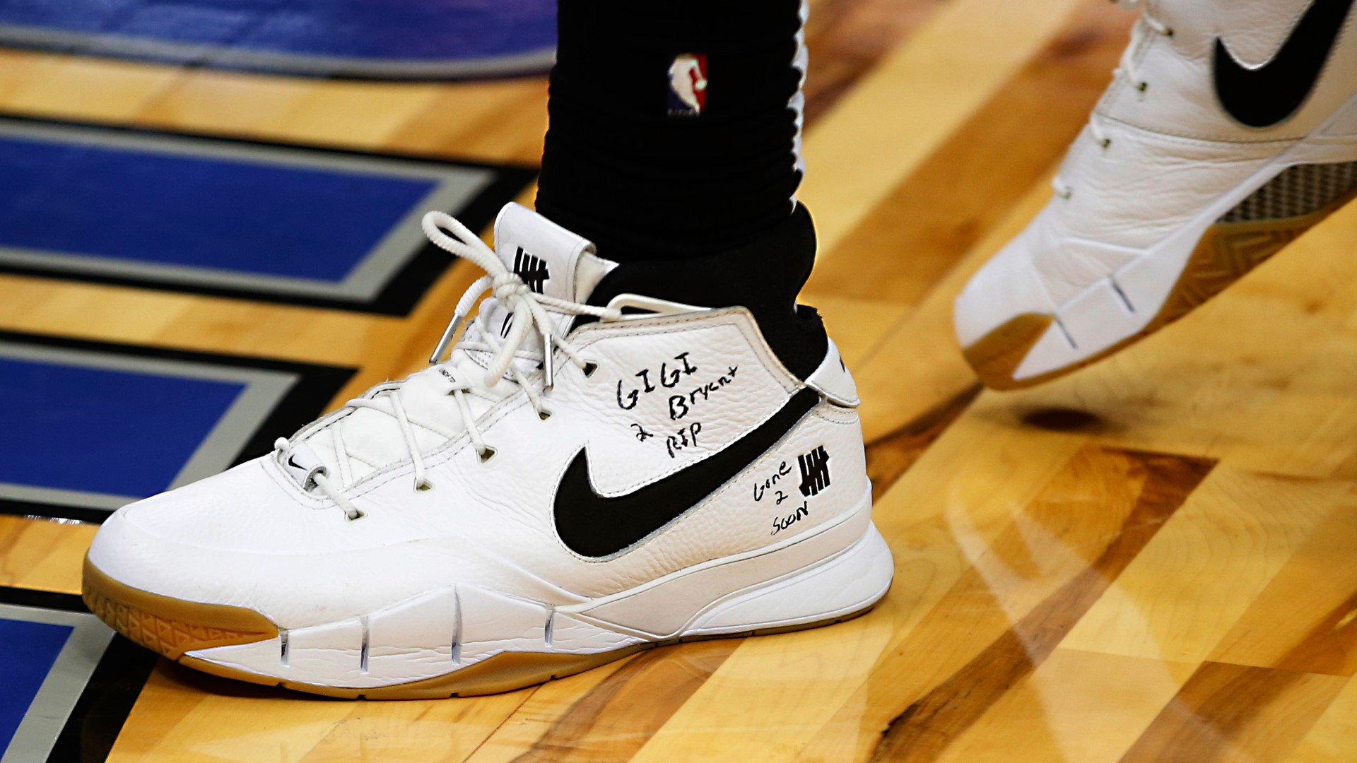 NBA players share tributes to Kobe Bryant on sneakers | 9news.com