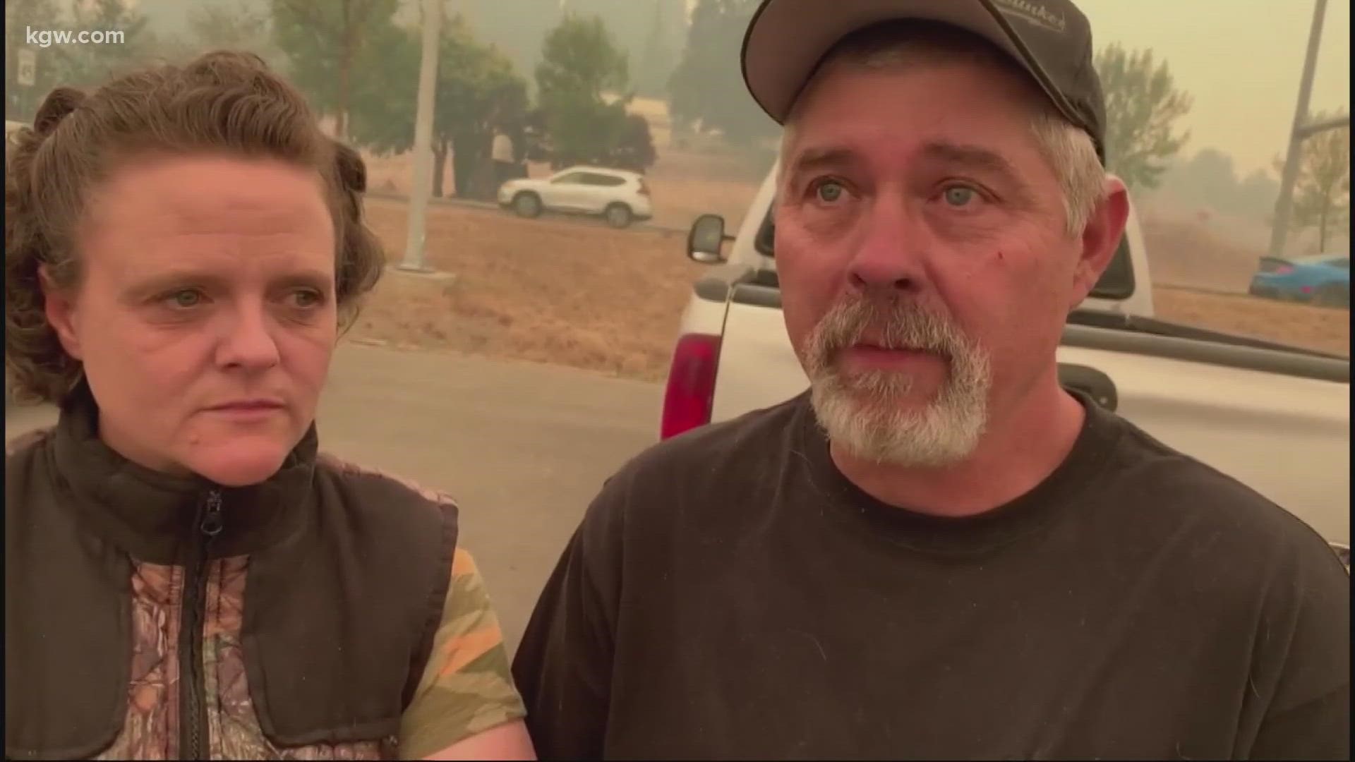 traffic stopped for hours as evacuees escape lincoln county wildfires 9news com 9news