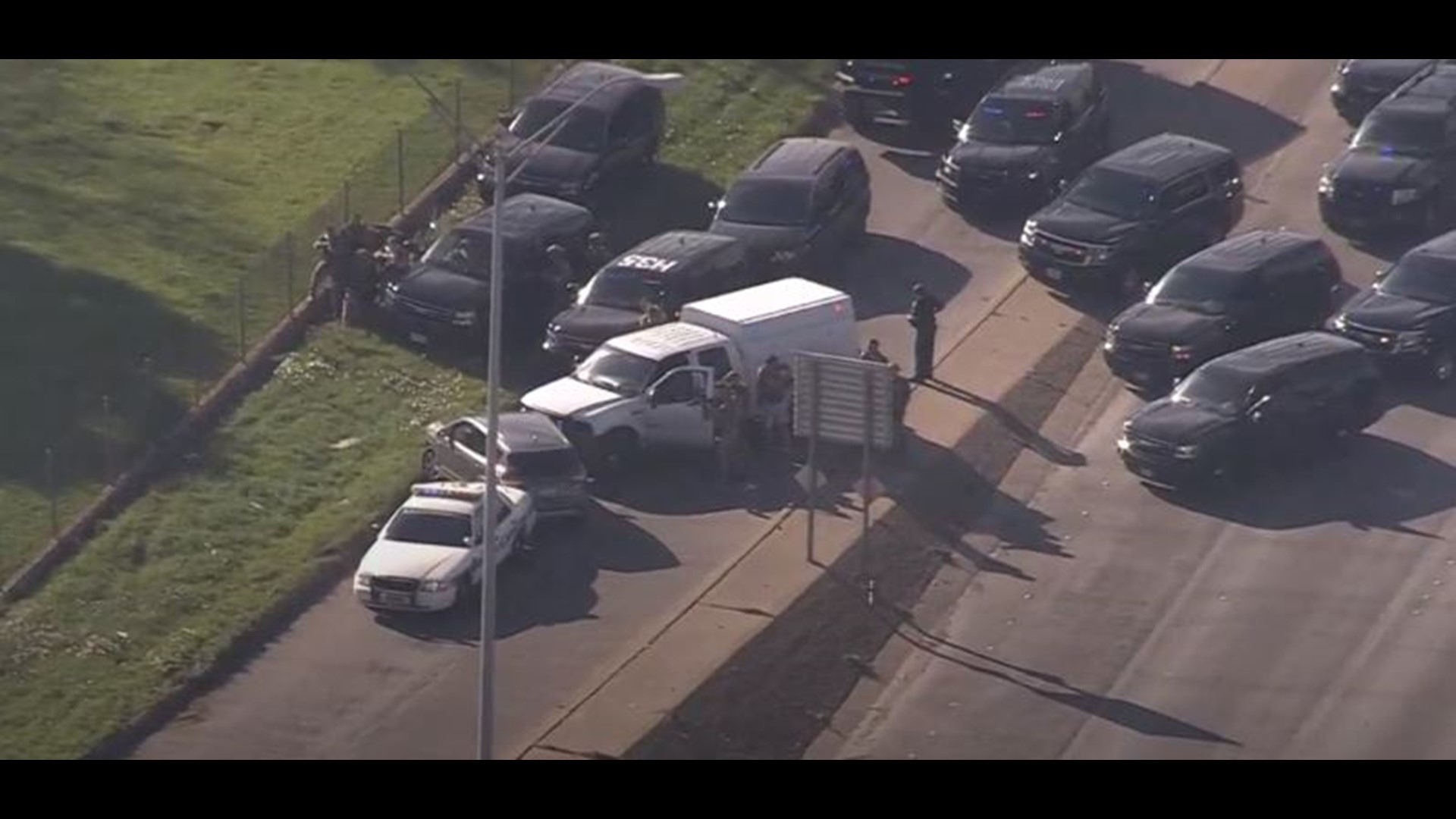 Assault suspect leads police on bizarre slow-speed chase | 9news.com