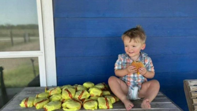 Toddler orders 30+ cheeseburgers without mom's knowledge