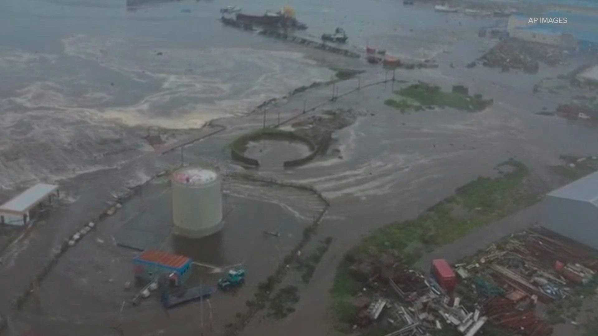 Tsunami fears lessen after 8.8 earthquake in Russia | 9news.com