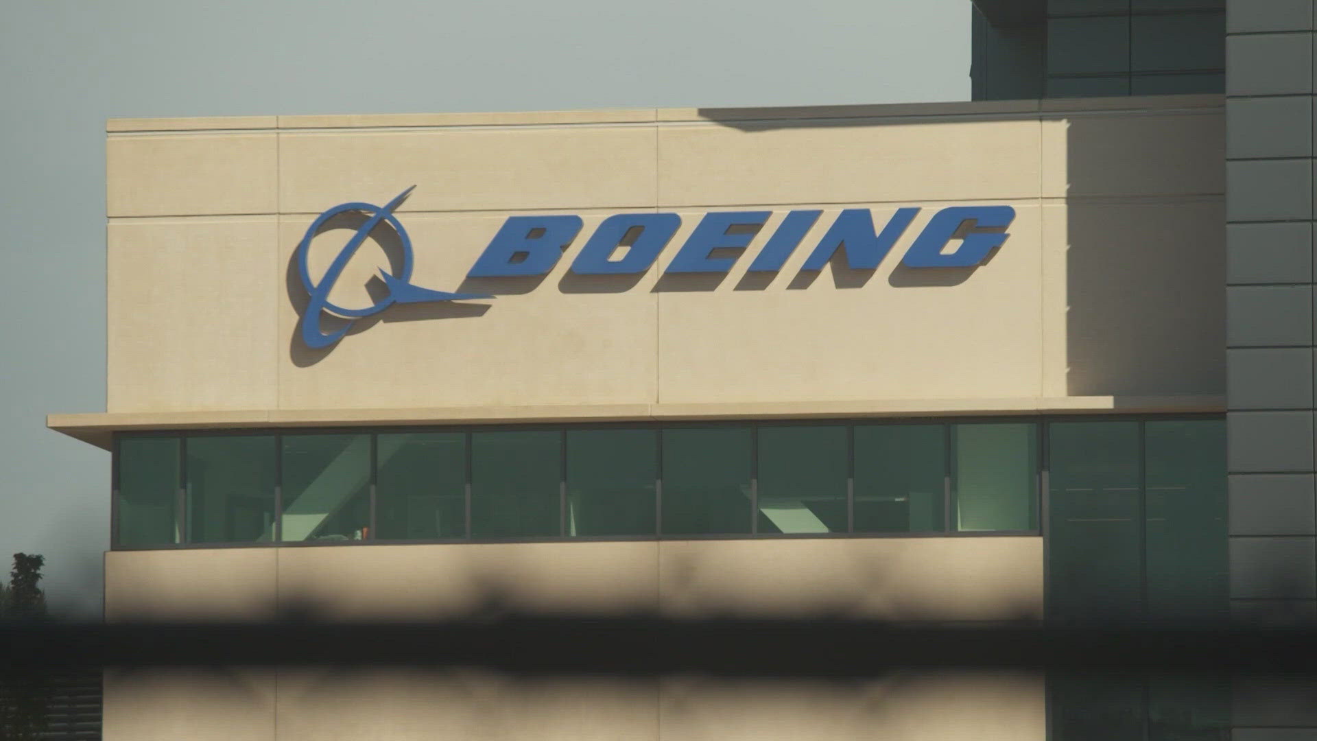 Boeing announces layoffs amid machinists strike