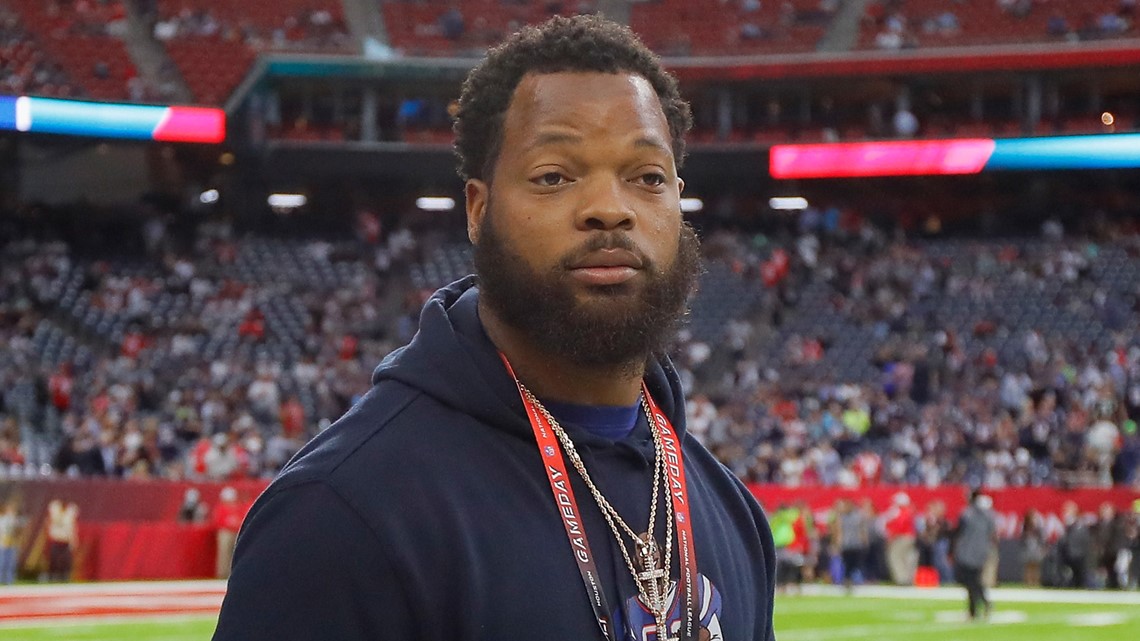 Seahawks' Michael Bennett does great things, but why the immaturity?