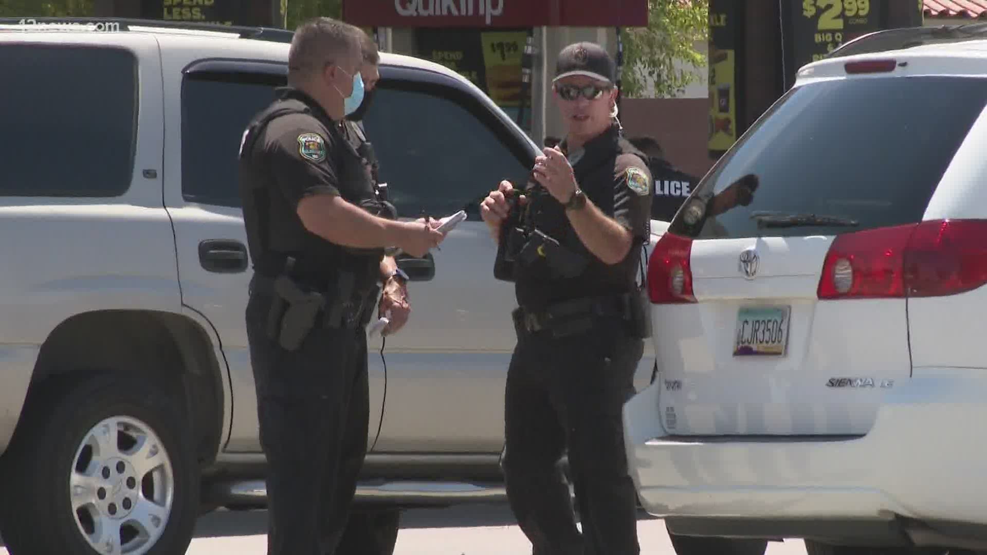 Suspect dead after Glendale police shooting at gas station | 9news.com