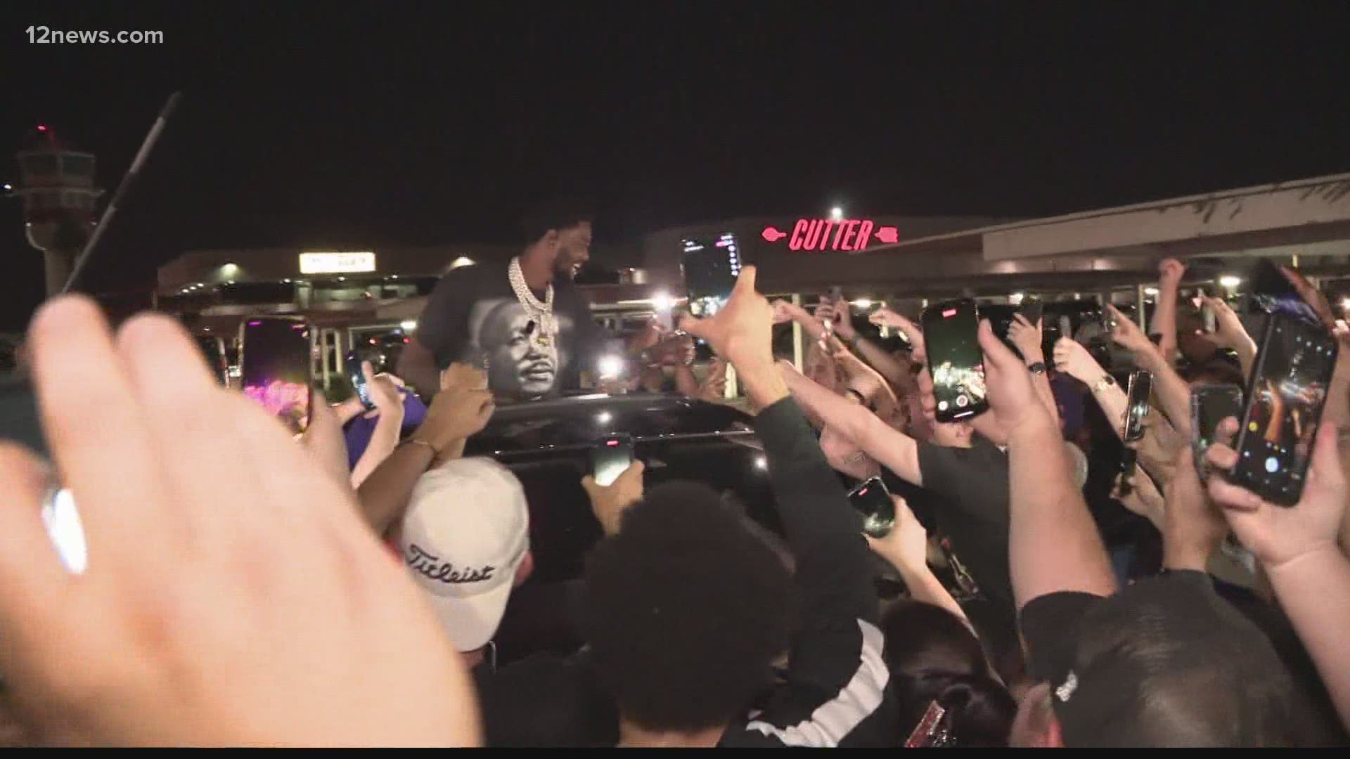 Phoenix Suns fans made their way to the airport Sunday night to welcome home the team after they swept the Denver Nuggets.