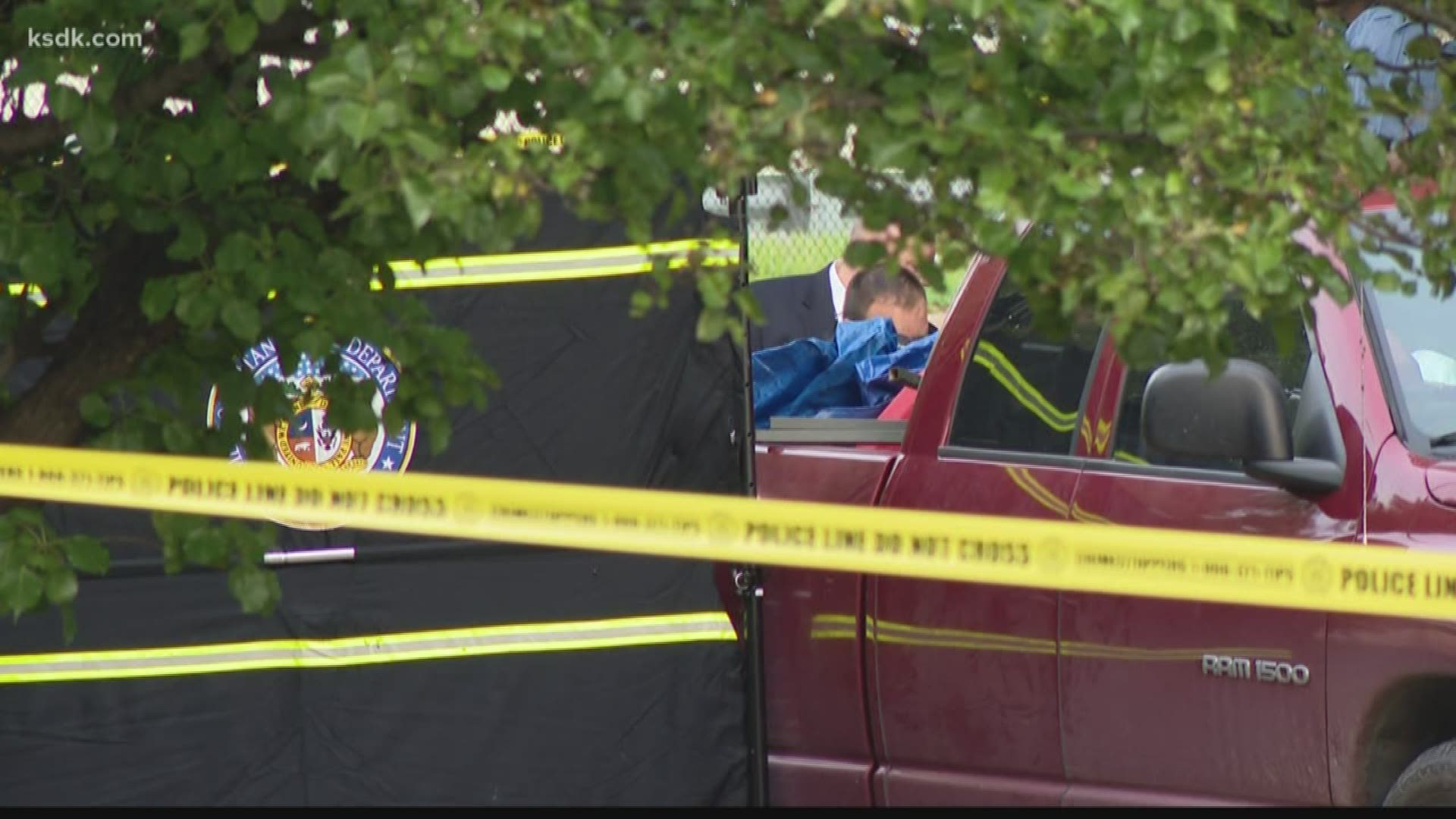 Man, woman found dead in bed of pickup truck in north St. Louis | 0