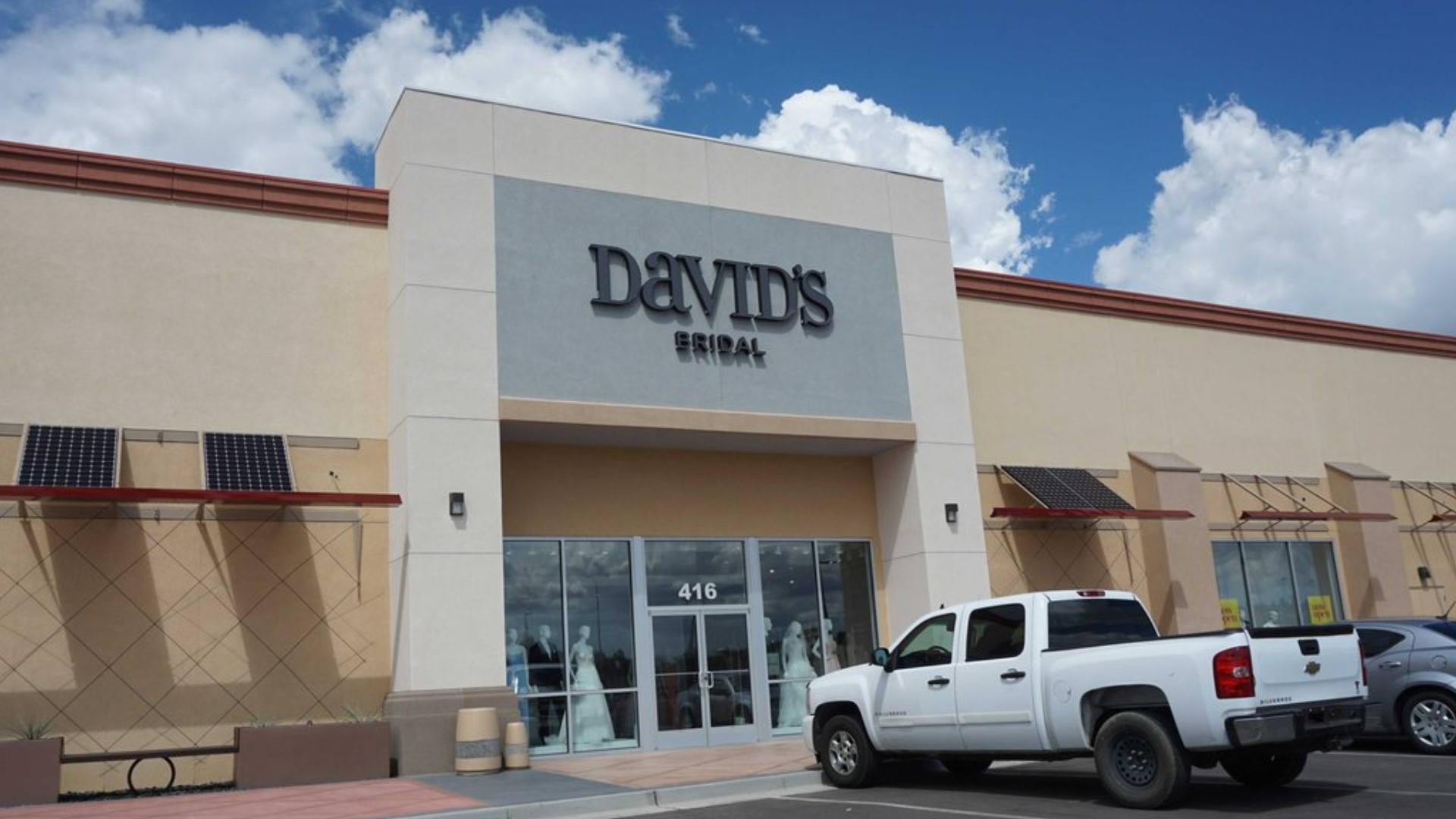 David's Bridal plans to lay off off more than 9,000 employees and potentially close locations as it explores a possible sale.