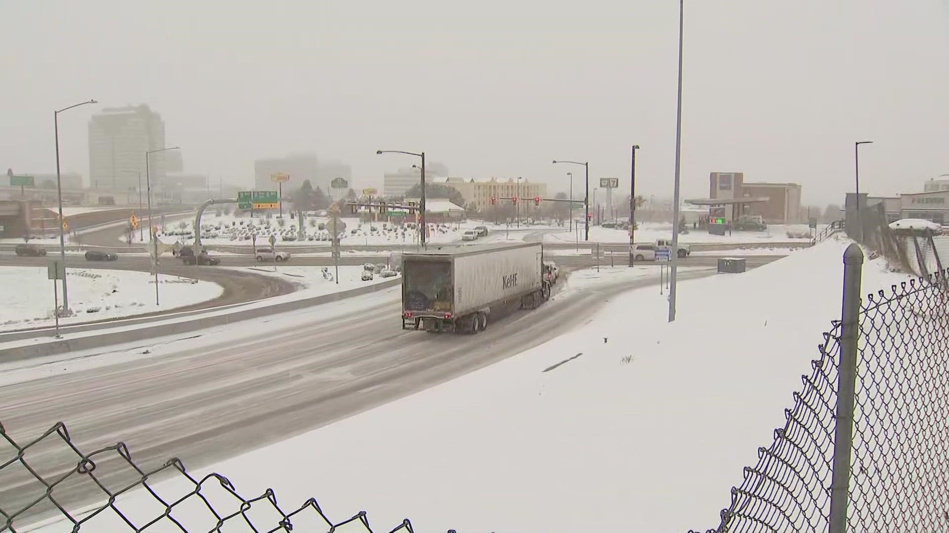 9NEWS Reporter Briana Fernandez is near I-25 and Arapahoe Road where fresh snow has made for a messy morning commute.