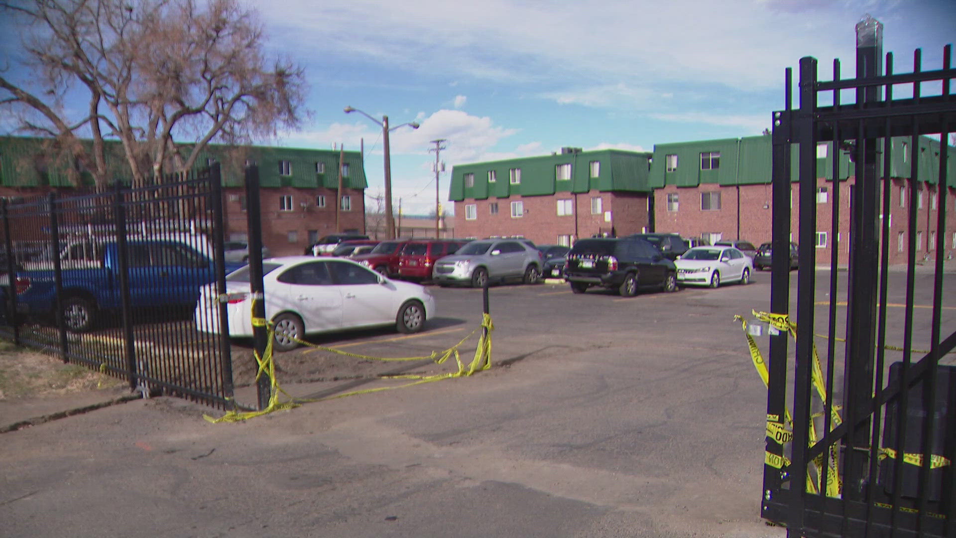 2 killed, 3 injured in shooting at Aurora apartment complex on ...