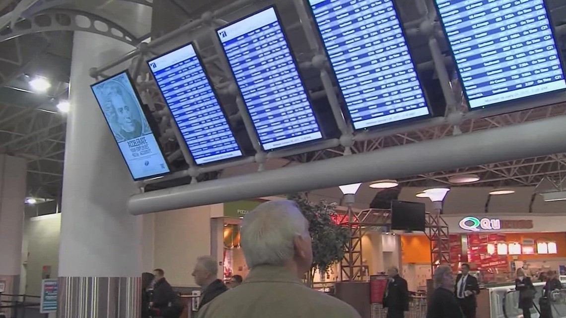 Flight cancellations, delays continue as Labor Day Weekend comes around