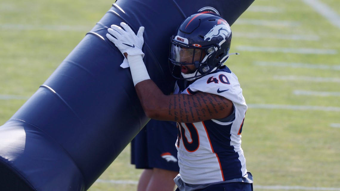 Denver Broncos inside linebacker Justin Strnad (40) runs against the New  York Giants during an NFL football game, Sunday, Sept. 12, 2021, in East  Rutherford, N.J. (AP Photo/Adam Hunger Stock Photo - Alamy