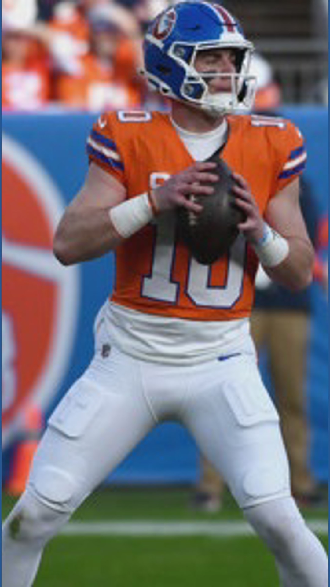 Latest Headlines | Broncos secure No. 1 seed in AFC with win over ...