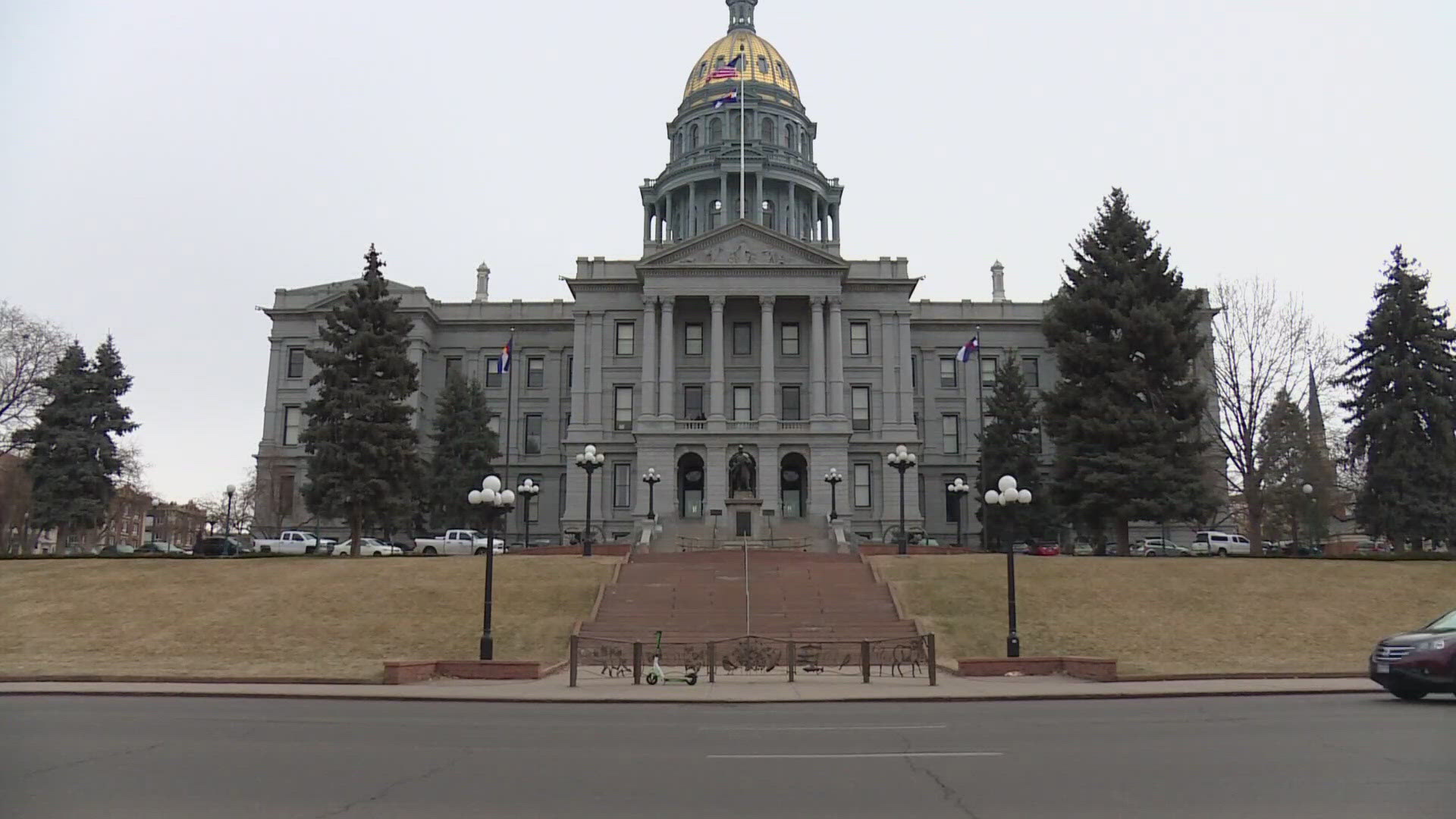 9NEWS legal expert Whitney Traylor discusses some major bills state lawmakers plan to address before the legislative session ends on Wednesday. 